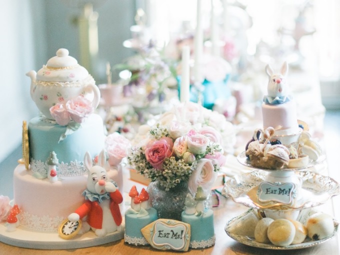 A mad tea party with Alice in Wonderland