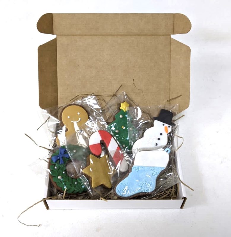 Christmas Cakes Delivered in London Cakes by Robin