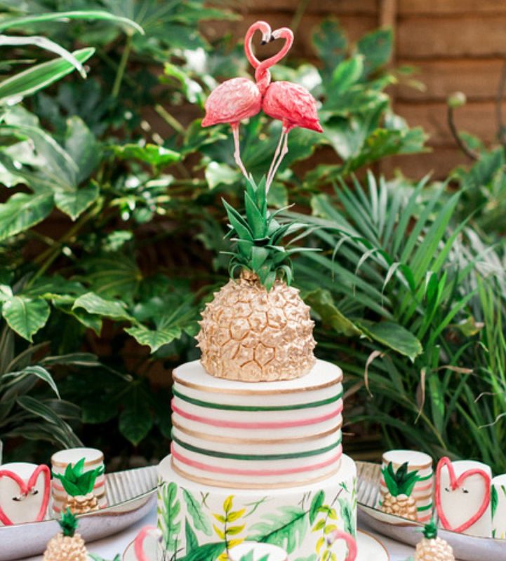 Flamingo and Pinapple Wedding Cake