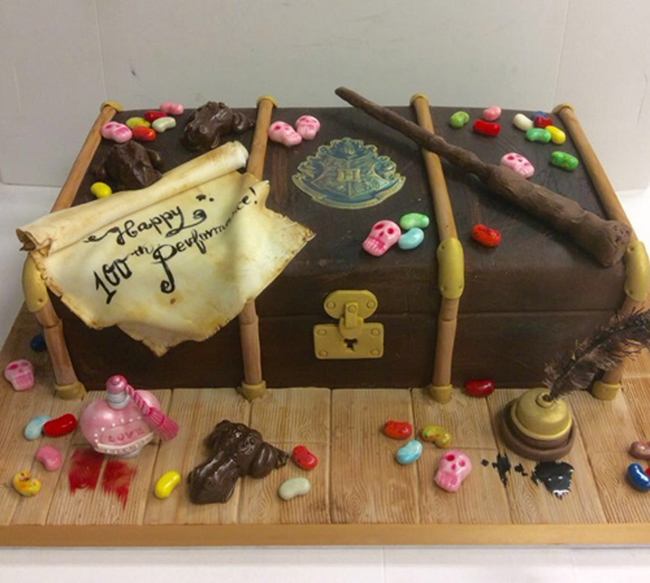 Harry Potter suitcase celebratory cake for JK Rowling