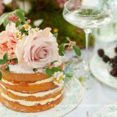 4-layer sponge cake with flowers