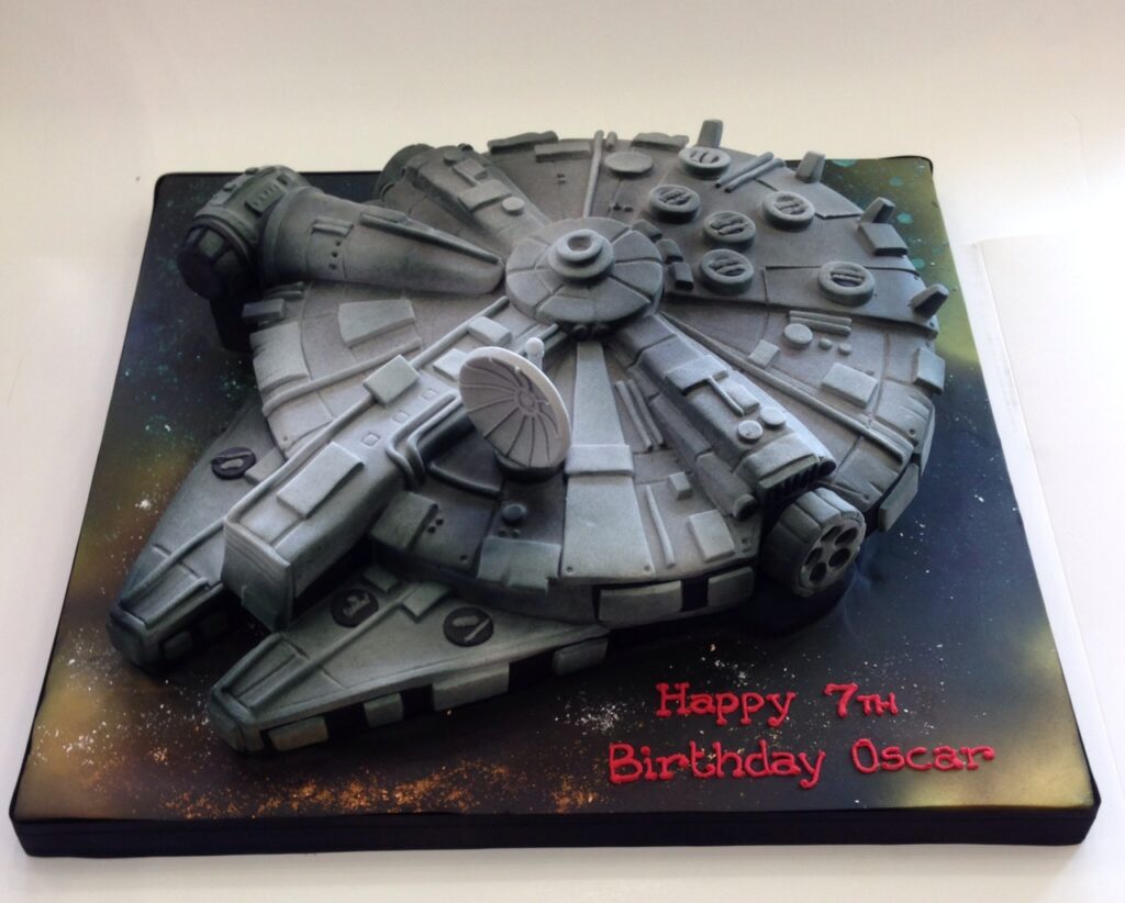 Millenium Falcon birthday cake