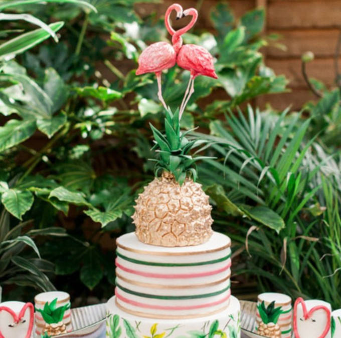 Novelty wedding cakes - Flamingo and pineapple