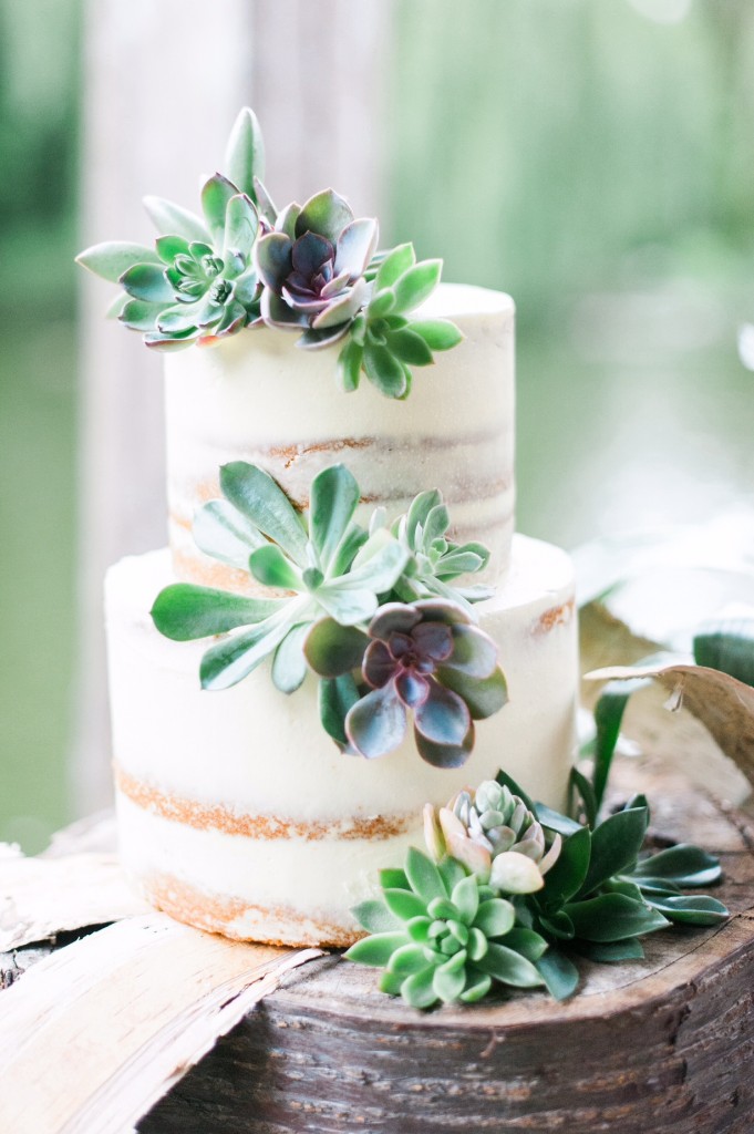 semi naked wedding cake