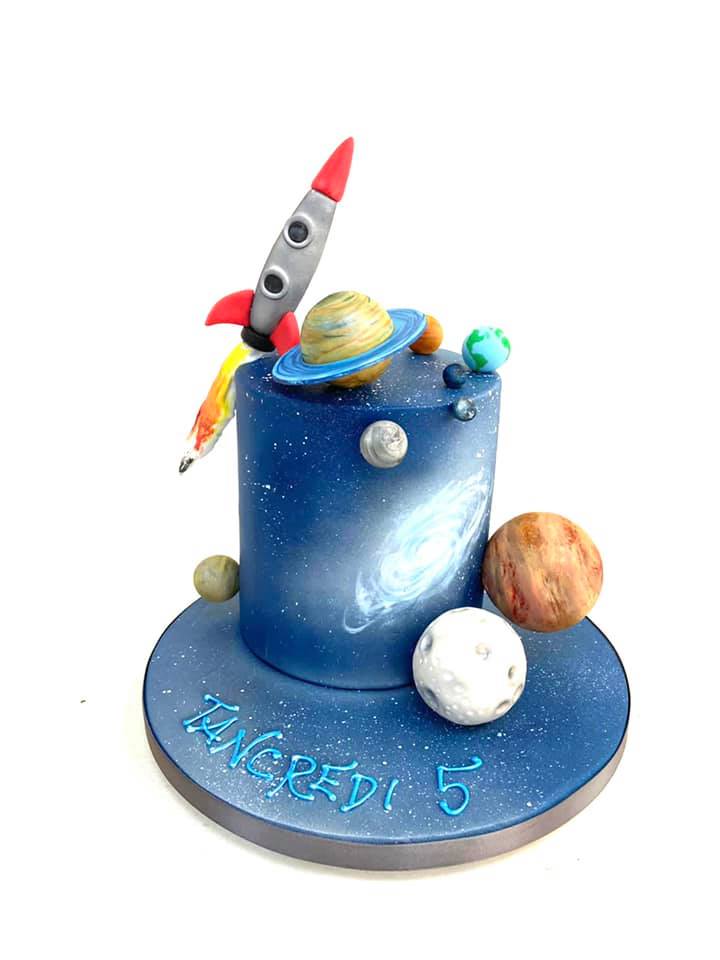 space-themed-cakes-london-delivery