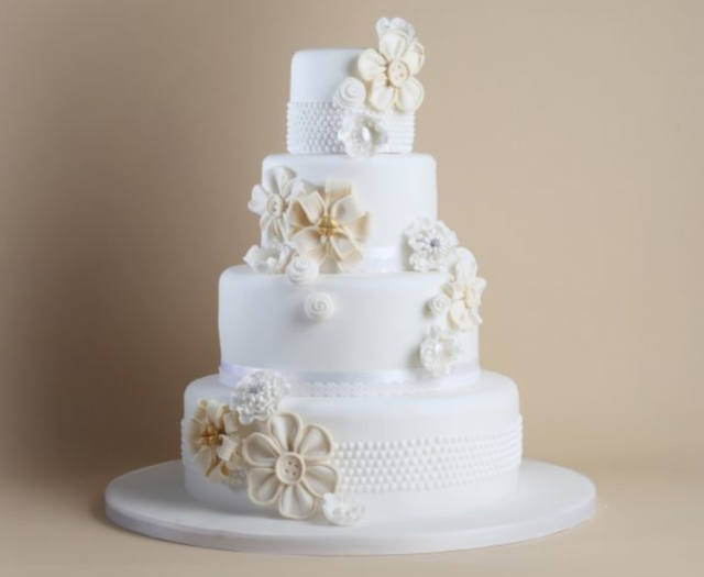 Traditional wedding cakes - blog image