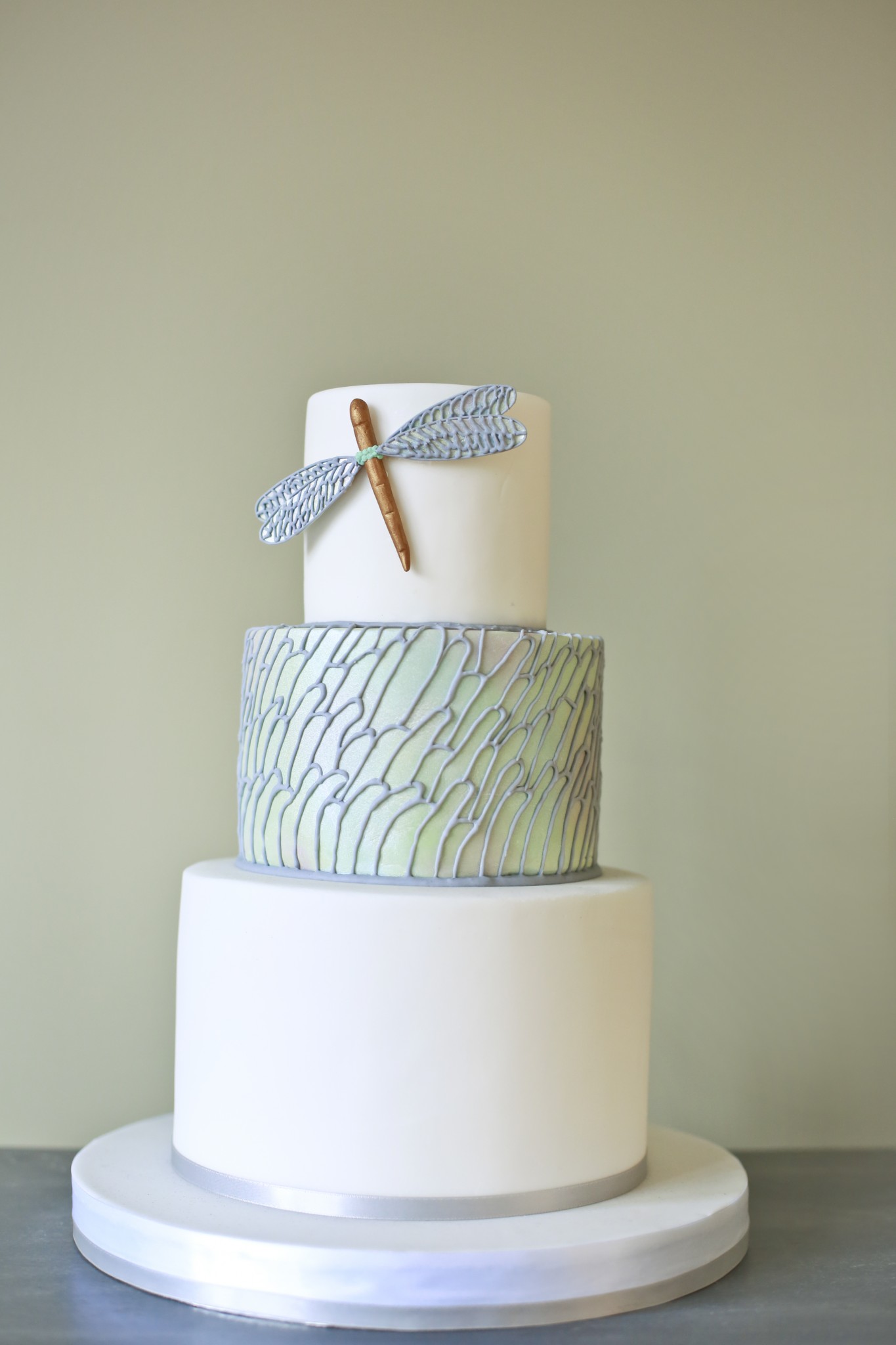 Modern Wedding Cake | Cakes by Robin