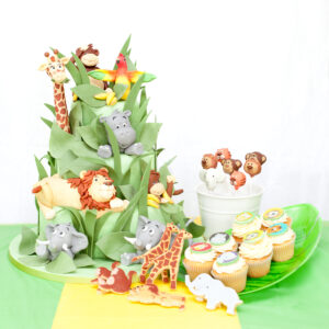 Jungle theme cake and cupcakes