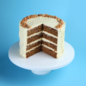 patisserie-carrot-cake-cut