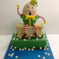 Humpty dumpty birthday cake