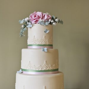 rose top cake