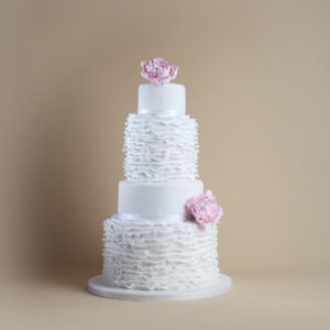 timeless-wedding-cake-pink-flowers